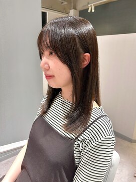 アム(amu) ミディアムレイヤー/オリーブグレージュ/顔まわりカット