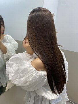 シュヴーブリヤン(cheveux brillants) 「上品な艶をまとった女性らしい美髪ストレートロングスタイル」