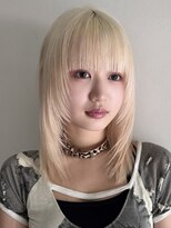 サンク 原宿 表参道(cinq) ハイトーンカラーヘーゼルベージュミルクティーベージュ暗めボブ