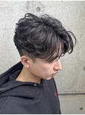 刈り上げセンターパートフェザーパーマ黒髪ビジネスサイドパート