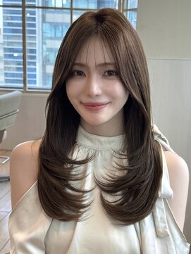 アフロート トウキョウ(AFLOAT TOKYO) レイヤーカット フェミニン 小顔 前髪 2wayバング
