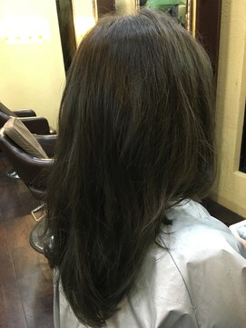 美容室 ホワイトボックス 本店 マットグレイアッシュ