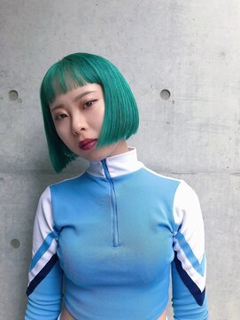 ヴィレッタ(VIRETTA) エメラルドグリーン×切りっぱなしボブ