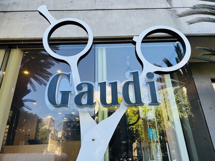 ガウディ(Gaudi)の写真