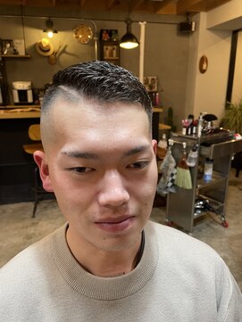 ザ バーバー ルイス(THE BARBER LUI'S) skin fade & iron perm