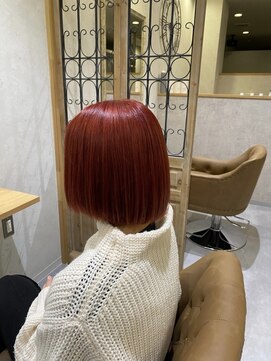 ベティバイシェーン(Betty by schon) 切りっぱなしボブ/ワインレッド