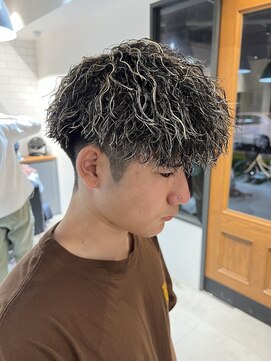 フリーク バーバーショップ 都島店(FREAK BARBER SHOP) ハードツイストスパイラルホワイトメッシュマッシュ