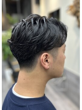 ノット(KNOOT.) ナチュラル×センターパートスタイル