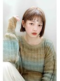 切りっぱなしボブ、アッシュベージュ