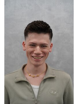 クロムトウキョウ ザ バーバー ネオン 新宿店(CHROM TOKYO the Barber ne/on) フェザーアップフェード