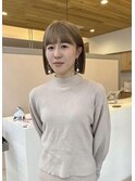 グレージュ切りっぱなしボブ前髪ありミニボブミルクティベージュ