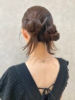 ヴィサージュアクト(VISAGE a.c.t)&nbsp;ツインシニヨンアレンジ