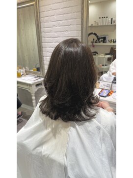 レナトゥス ヘアー オブ ネイル(Renatus Hair of Nail) ツヤ感×抜け感☆大人レイヤー【新越谷/南越谷/髪質改善】