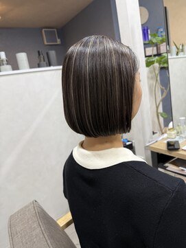 エモ(emo) ぱつっとボブ