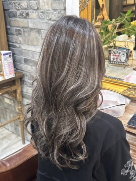 レブルーム(rebloom) 立体ハイライトカラー