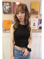 ルーム(Loom.)&nbsp;デザインカラー ハイライト レイヤー ぱっつん前髪 ケアブリーチ