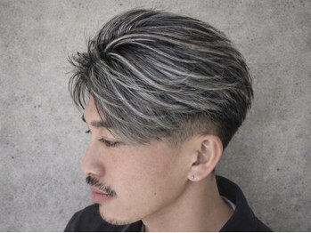 アットティー 金沢文庫(at tee...)の写真/メンズ白髪ぼかしハイライト。自然な馴染みで清潔感と若々しさを両立し、大人のかっこよさを演出。金沢文庫