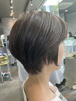 エマ ネクサス(EMA NEXUS)&nbsp;【首元スッキリ】骨格を美しく魅せるスマートショート