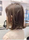 ミディアムヘア毛先パーマことりベージュ黒髪ウォーターフォール
