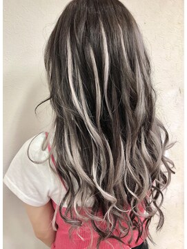 ライブトレア(LIVE TOREA) 編み込みハイライト