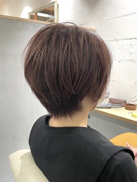 アンビエンテ(ambiente) くびれショート　イルミナカラー【坂根】