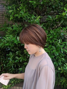 パルア(Parua) 丸みのあるショート