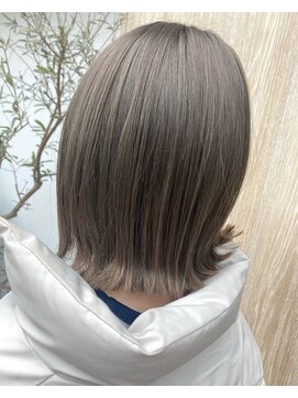 トリート 妙典店(TREAT) ハイトーングレージュ×切りっぱなしボブ_TREAT妙典