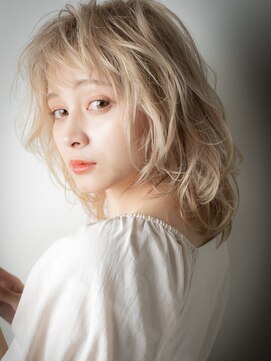 カバーヘア ブリス 川口(COVER HAIR bliss) 外国人風ハイトーンカラーふんわりカール204v川口10代20代30代