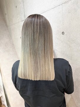 ミラシィ 成田(Mirashy) グレーカラー×切りっぱなしロングスタイル[成田駅]