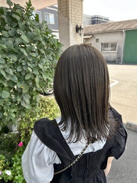 ヴィアンカ(Vianca) オリーブベージュ×外はねボブ