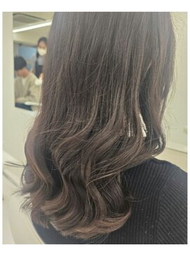 ニューカマー バイ ヘッドライト シブヤ(NEW COMER by HEADLIGHT shibuya) グレージュ×セミロングレイヤー