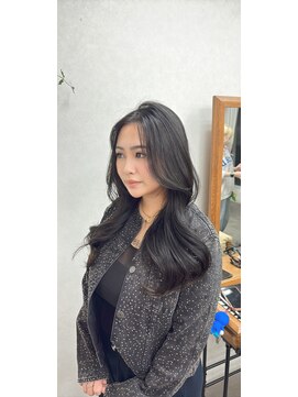 リングバイモアムー(Ring by Moremuu) 韓国レイヤー　レイヤーカット　くびれ巻き　issy