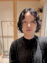 ヒト(hito) hito/ クセを活かしたパーマ× ミディアム ウェーブ