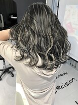 キング 枚方店(K!ng)&nbsp;ホワイトハイライトで作るアッシュブラック