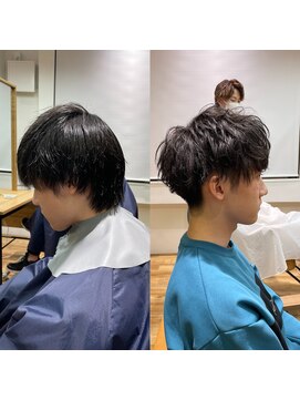 ネイビー(NAVY) 黒髪　前下がりマッシュ　グラデーション刈り上げ