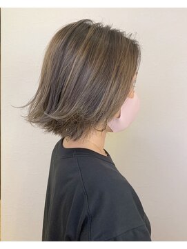 フロート 小阪店(float) シルキーべージュ_エアリーミディ 黒髪 ホワイトアッシュ