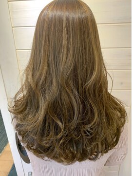 オーシャン(Ocean) [OCEAN Hair&Life藤原純] ナチュラルハイライト×艶ベージュ☆