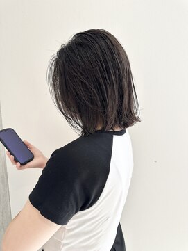 ヨーク(YOKE) YOKE 20代30代大人ボブ切りっぱなしボブ長め前髪アッシュグレー