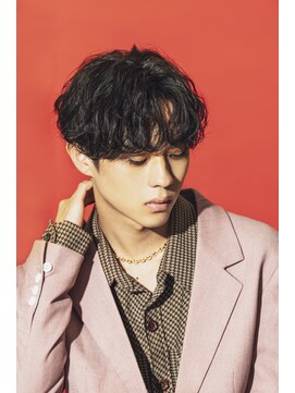 オーシャントーキョーオーバー 渋谷(OCEAN TOKYO OVER) 韓国ヘアカルマパーマカルマバングセンターパート黒髪ウルフ