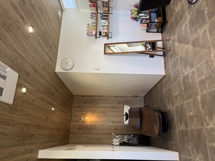 ヘアアウトフィット(hair out fit)の写真