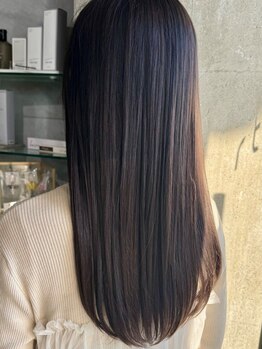 デコボコ アート(凸凹 art)の写真/髪質改善を目的とした縮毛矯正。カウンセリングを通してお悩み解決・髪質にベストなスタイルへ！