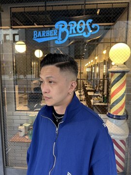 バーバーブロス 長堀店(BARBER BROS) 【BarBerBROS】サイドパートライン　ハードパート七三分け