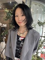 ヘアーアンドメイク ビス(HAIR&MAKE bis) ブルーブラック×ミディアムレイヤー【多田華歌】