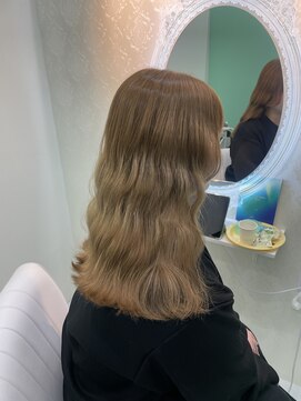 エラ(Ella) milk tea beige × ゆるふわウェーブ