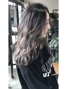 リリ(Riri) ハイバレラベンダーアッシュ