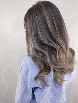 ジゼル(gisele) バレイヤージュ