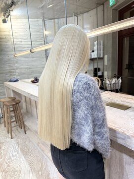 ヲタク(wotaku.) ホワイトブロンド抜きっぱなしブリーチ2回ケアブリーチロング