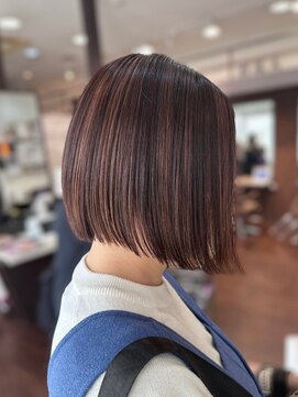 ヘアーショップ エヌアンドエー 幸手店(hairshop N&A) 前下がりボブカット 艶髪ハイライトカラー サラ艶ストレート