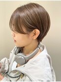 さとうあやか/ショートヘア/ベージュカラー/ツヤ感カラー