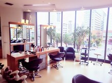 シャンプーボーイ 佐世保駅前店(SHAMPOO BOY)の雰囲気（佐世保駅前を一望でき眺めのいい景色の中で施術させて頂きます！）